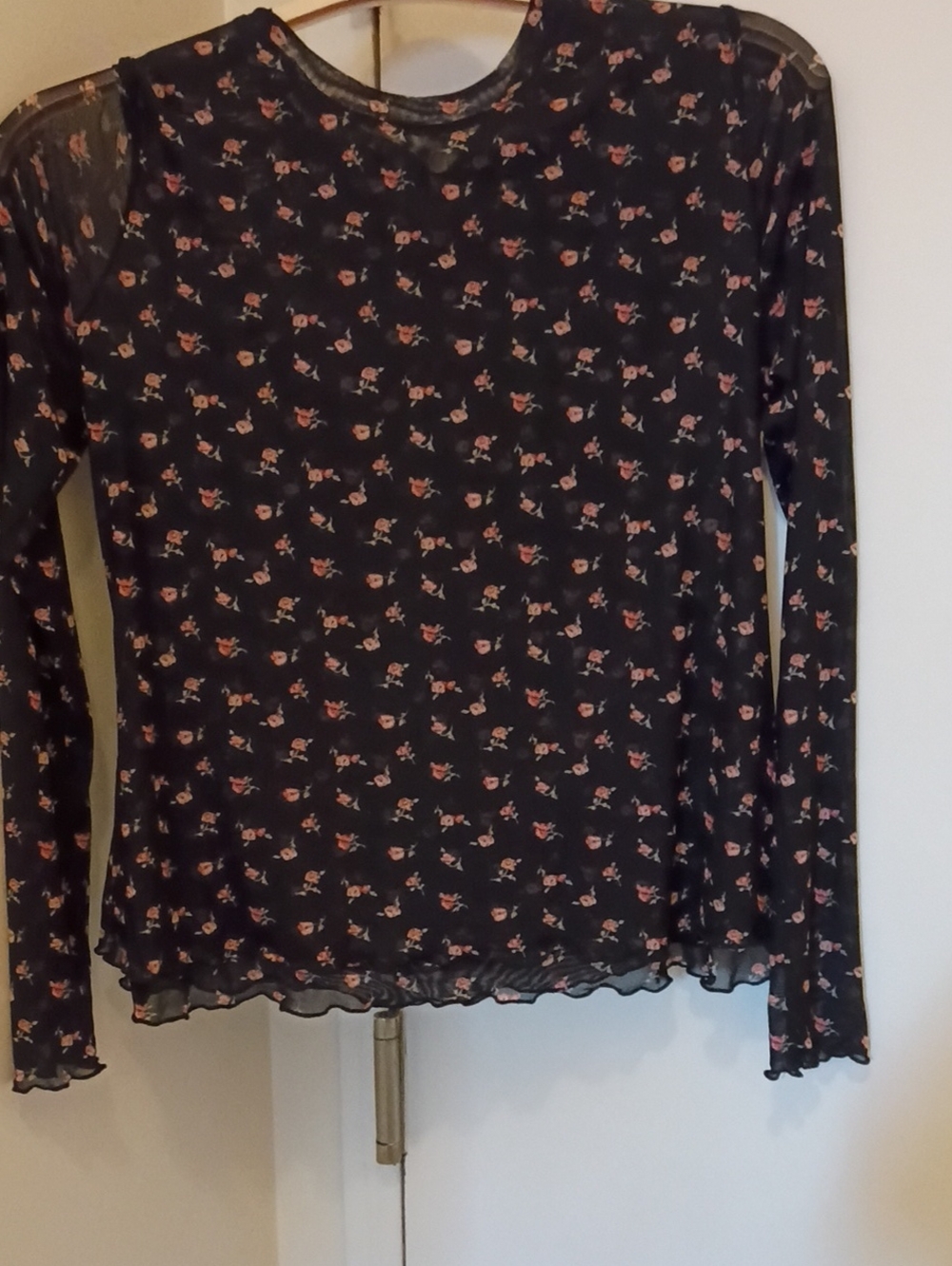 Women's Black Floral Long-Sleeve Mesh Tee
